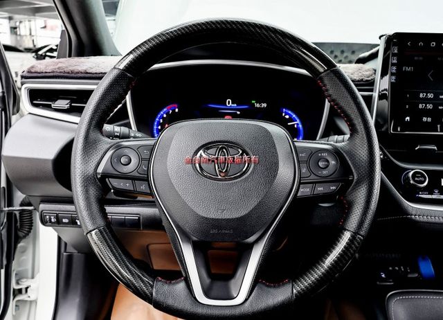 20年式✓19/10出廠✓最高旗艦版✓快撥✓雙區恆溫✓只跑10.2萬✓原鈑件✓iKEY✓雙電熱椅✓LV2✓  第10張相片