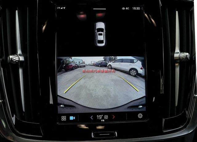 B4✓只跑1.9萬✓原鈑件✓LV2✓全景天窗✓記憶椅✓電動後廂蓋✓LED頭尾燈✓原廠保養✓  第19張相片