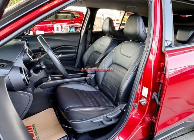 小改款✓旗艦版✓一手車✓只跑1.8萬✓原鈑件✓ACC✓AEB✓車道偏離✓盲點✓恆溫✓iKEY✓原廠保養✓  第9張相片