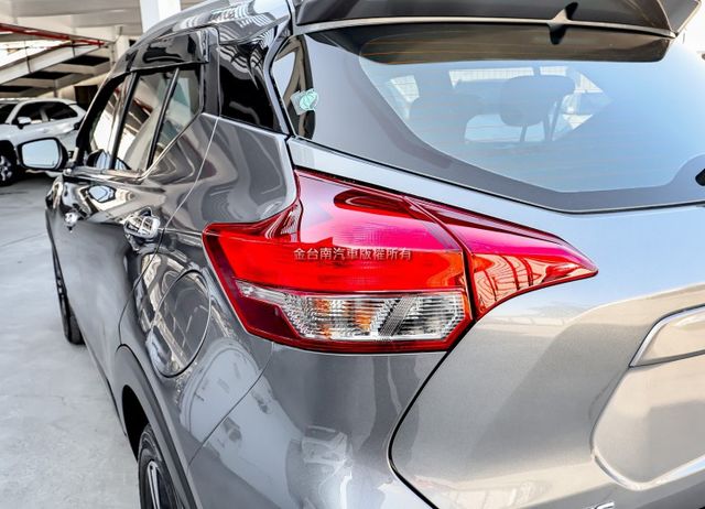 智行旗艦版✓一手車✓只跑5.1萬✓AEB✓盲點✓環景✓iKEY✓恆溫✓LED頭燈✓車頂行李架✓里程保證✓可全貸!  第8張相片