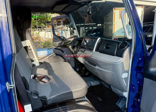 硬式油壓升降車棚✓內高270cm✓最低183cm✓11.5呎✓雙芯尾門✓只跑3萬✓原鈑件✓附全額發票!  第10張相片