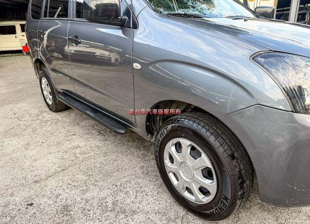 稀有手排車✓車況超好✓定時保養✓冷氣超冷✓四輪更換✓音響主機✓附全額發票✓  第7張相片