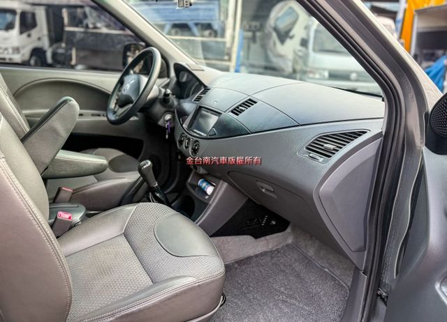 稀有手排車✓車況超好✓定時保養✓冷氣超冷✓四輪更換✓音響主機✓附全額發票✓  第10張相片