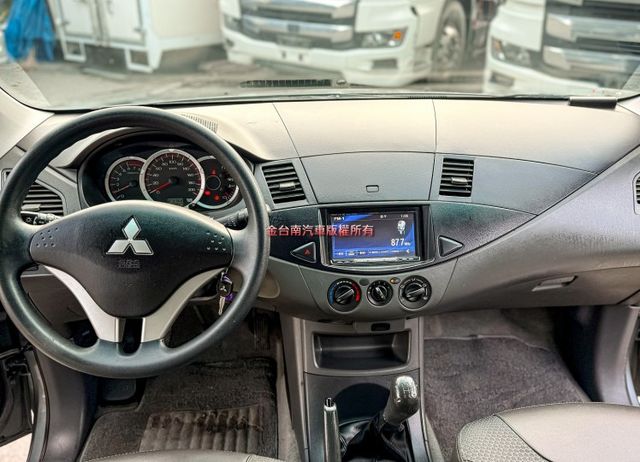 稀有手排車✓車況超好✓定時保養✓冷氣超冷✓四輪更換✓音響主機✓附全額發票✓  第12張相片