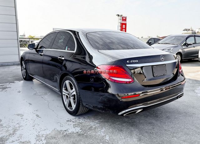 11月領牌✓LUX豪華版✓天窗✓只跑7萬✓AEB✓車道偏離✓盲點✓iKEY✓定速✓雙記憶椅✓電動後廂蓋✓  第2張相片