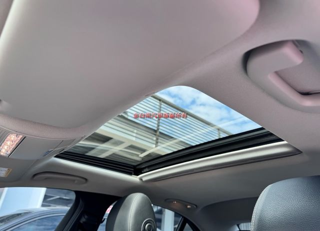 11月領牌✓LUX豪華版✓天窗✓只跑7萬✓AEB✓車道偏離✓盲點✓iKEY✓定速✓雙記憶椅✓電動後廂蓋✓  第9張相片