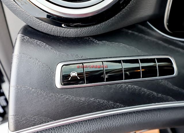 11月領牌✓LUX豪華版✓天窗✓只跑7萬✓AEB✓車道偏離✓盲點✓iKEY✓定速✓雙記憶椅✓電動後廂蓋✓  第11張相片