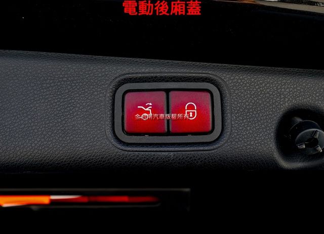 11月領牌✓LUX豪華版✓天窗✓只跑7萬✓AEB✓車道偏離✓盲點✓iKEY✓定速✓雙記憶椅✓電動後廂蓋✓  第19張相片