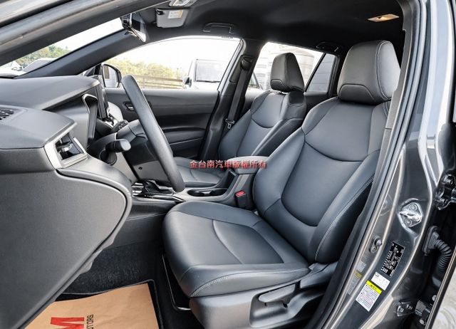 豪華版✓一手車✓只跑4萬✓全車原板件✓原廠保養✓原廠保固中✓LV2安全輔助✓倒車顯影✓恆溫✓可全貸✓不用殺價就很便宜✓  第9張相片