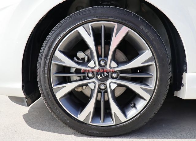 GT-Line✓一手車✓只跑2萬✓原鈑件✓定速✓AEB✓iKEY✓恆溫✓七安✓里程保證✓可全貸✓  第8張相片