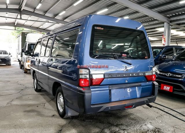 23年式 11月出廠 廂式 自排 一手車 原鈑件 定速 盲點 ABS 循跡防滑 里程保證 附全額發票!  第2張相片