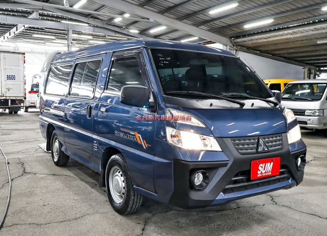 23年式 11月出廠 廂式 自排 一手車 原鈑件 定速 盲點 ABS 循跡防滑 里程保證 附全額發票!  第4張相片