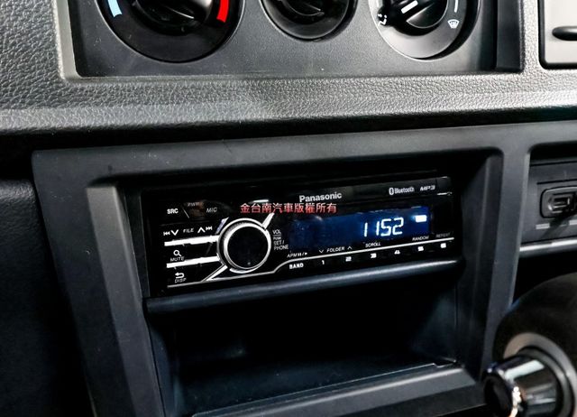 23年式 11月出廠 廂式 自排 一手車 原鈑件 定速 盲點 ABS 循跡防滑 里程保證 附全額發票!  第13張相片