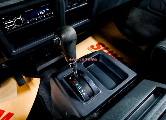 23年式 11月出廠 廂式 自排 一手車 原鈑件 定速 盲點 ABS 循跡防滑 里程保證 附全額發票!  第14張相片