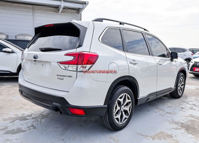 EyeSight✓一手車✓全車原板件✓4WD✓雙電動椅✓ACC✓AEB✓車道偏離✓NAVI✓倒車顯影✓可全貸✓  第3張相片