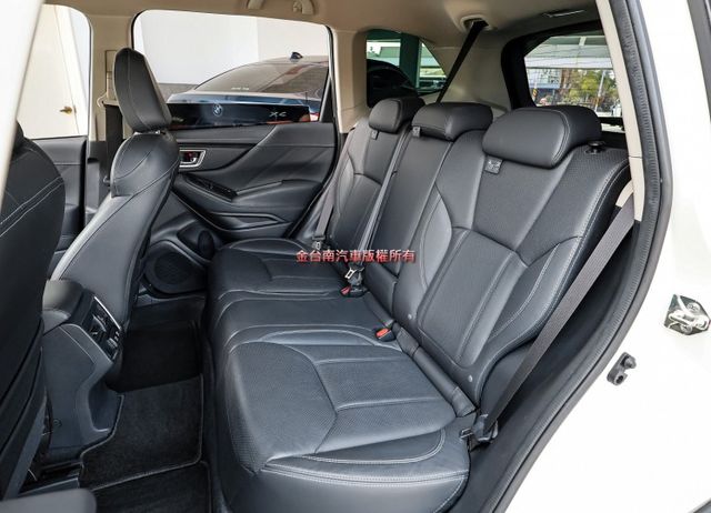 EyeSight✓一手車✓全車原板件✓4WD✓雙電動椅✓ACC✓AEB✓車道偏離✓NAVI✓倒車顯影✓可全貸✓  第10張相片