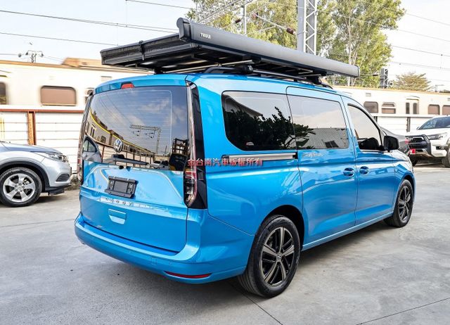 California原廠露營車✓加裝車頂帳✓一手只跑3.7萬✓ACC✓AEB✓車道維持✓車載系統✓全車原板件✓四輪全新胎  第2張相片