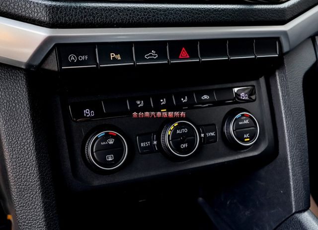 小改款✓最高Aventura版✓V6雙渦輪✓捲簾✓4WD✓雙廂式✓一手車✓原鈑件✓雙電動椅✓快撥✓定速✓循跡防滑✓  第16張相片