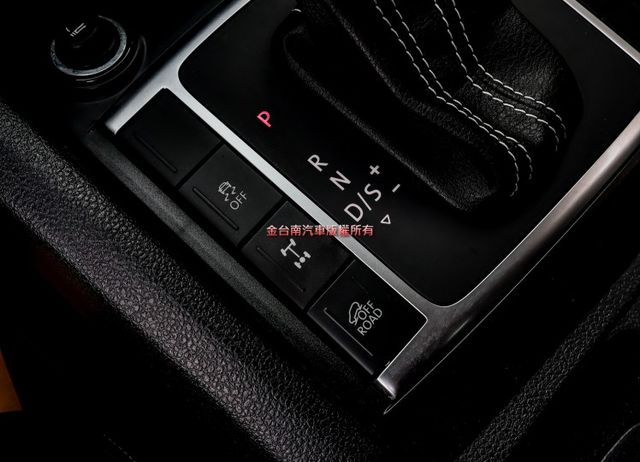 小改款✓最高Aventura版✓V6雙渦輪✓捲簾✓4WD✓雙廂式✓一手車✓原鈑件✓雙電動椅✓快撥✓定速✓循跡防滑✓  第17張相片