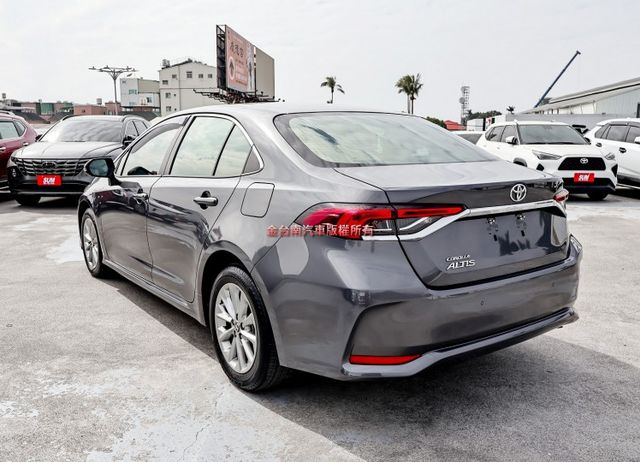 豪華版✓一手車✓只跑2.6萬✓原鈑件✓ACC✓AEB✓車道維持✓恆溫✓倒車顯影✓九安✓原廠保固中✓  第2張相片