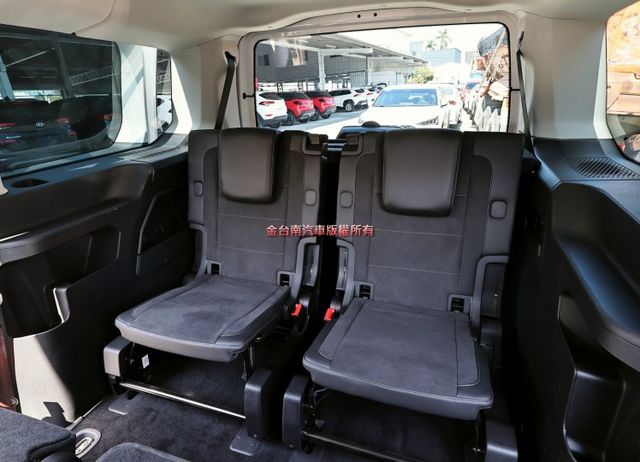 10月領牌✓一手車✓只跑6千✓全車原鈑件✓ACC✓AEB✓車道維持✓LED頭燈✓雙區恆溫✓原廠保養✓  第9張相片