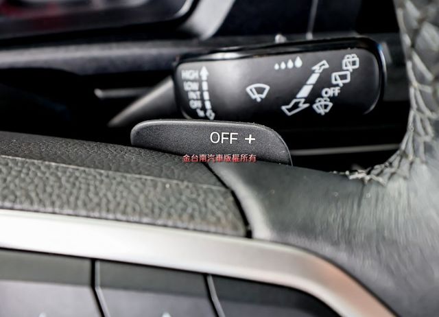 10月領牌✓一手車✓只跑6千✓全車原鈑件✓ACC✓AEB✓車道維持✓LED頭燈✓雙區恆溫✓原廠保養✓  第13張相片