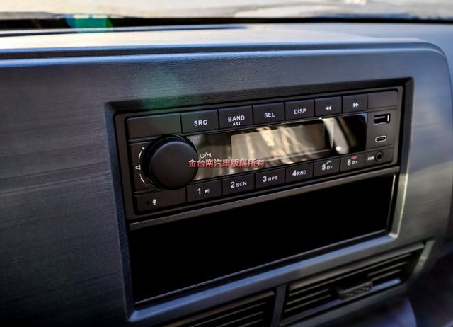 不二價✓全新領牌車✓最夯貨車✓自排✓定速✓雙安✓循跡防滑✓ABS✓附全額發票✓可全貸✓  第8張相片