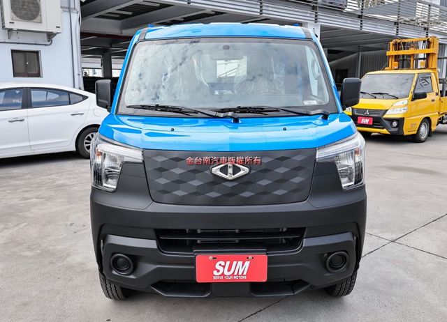 不二價✓全新領牌車✓最夯貨車✓自排✓定速✓雙安✓循跡防滑✓ABS✓附全額發票✓可全貸✓  第5張相片