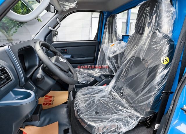 不二價✓全新領牌車✓最夯貨車✓自排✓定速✓雙安✓循跡防滑✓ABS✓附全額發票✓可全貸✓  第7張相片