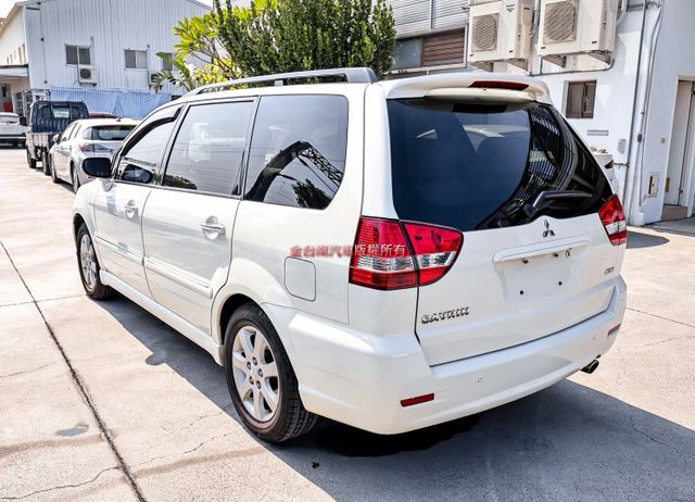 七人座✓只跑8.9萬✓一年只跑四千多✓全車原板件✓天窗✓恆溫✓ABS✓雙安✓不用殺價就很便宜✓  第2張相片