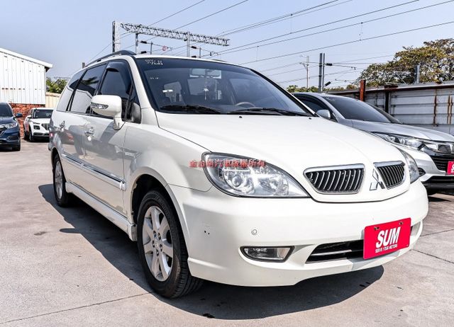 七人座✓只跑8.9萬✓一年只跑四千多✓全車原板件✓天窗✓恆溫✓ABS✓雙安✓不用殺價就很便宜✓  第5張相片