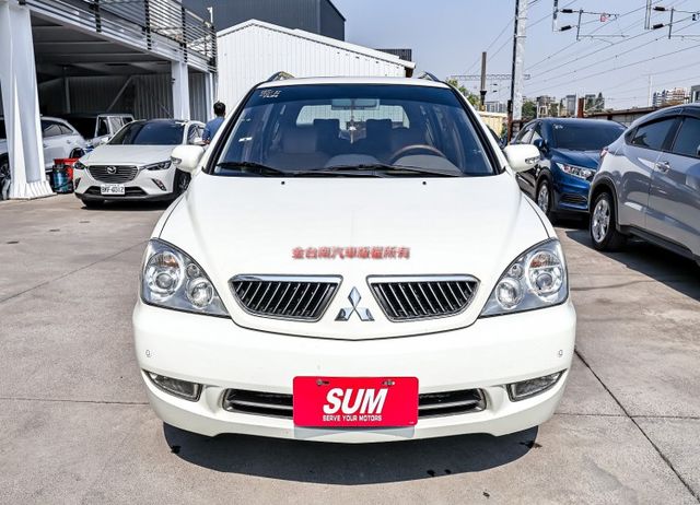 七人座✓只跑8.9萬✓一年只跑四千多✓全車原板件✓天窗✓恆溫✓ABS✓雙安✓不用殺價就很便宜✓  第6張相片