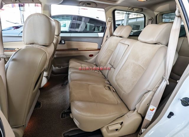 七人座✓只跑8.9萬✓一年只跑四千多✓全車原板件✓天窗✓恆溫✓ABS✓雙安✓不用殺價就很便宜✓  第10張相片