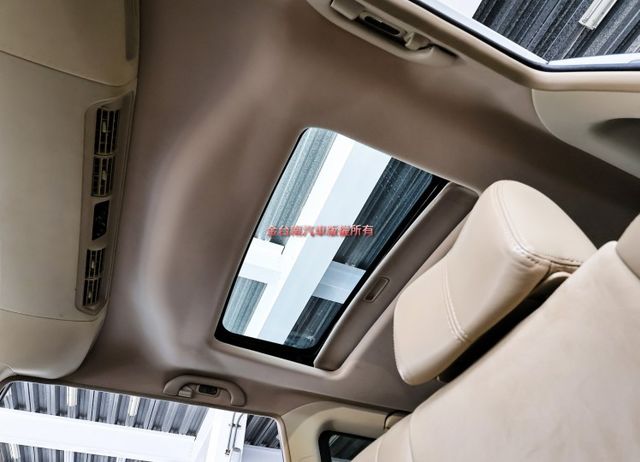 七人座✓只跑8.9萬✓一年只跑四千多✓全車原板件✓天窗✓恆溫✓ABS✓雙安✓不用殺價就很便宜✓  第12張相片