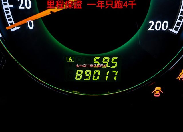 七人座✓只跑8.9萬✓一年只跑四千多✓全車原板件✓天窗✓恆溫✓ABS✓雙安✓不用殺價就很便宜✓  第16張相片