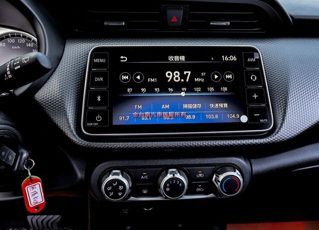 一手✓只跑1.1萬✓全車原鈑件✓循跡防滑✓ABS✓衛星導航✓抬頭顯示器✓原廠保養✓里程保證✓可全貸✓  第14張相片