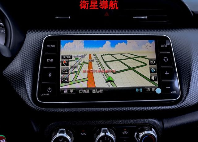 一手✓只跑1.1萬✓全車原鈑件✓循跡防滑✓ABS✓衛星導航✓抬頭顯示器✓原廠保養✓里程保證✓可全貸✓  第15張相片