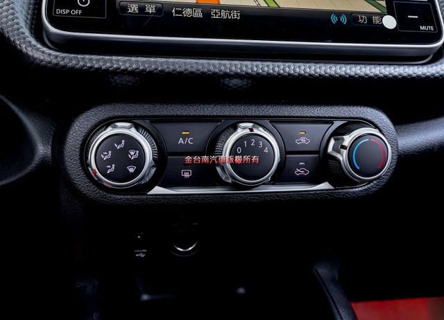 一手✓只跑1.1萬✓全車原鈑件✓循跡防滑✓ABS✓衛星導航✓抬頭顯示器✓原廠保養✓里程保證✓可全貸✓  第16張相片