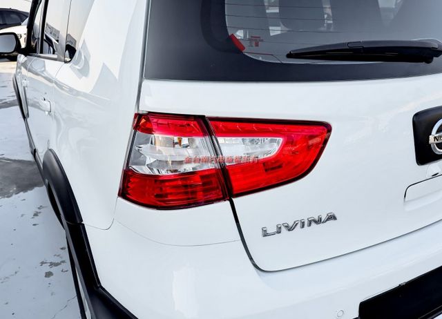 行家皮椅版✓一手車✓只跑7.9萬✓ABS✓雙安✓衛星導航✓倒車顯影✓代步最佳選擇✓  第7張相片