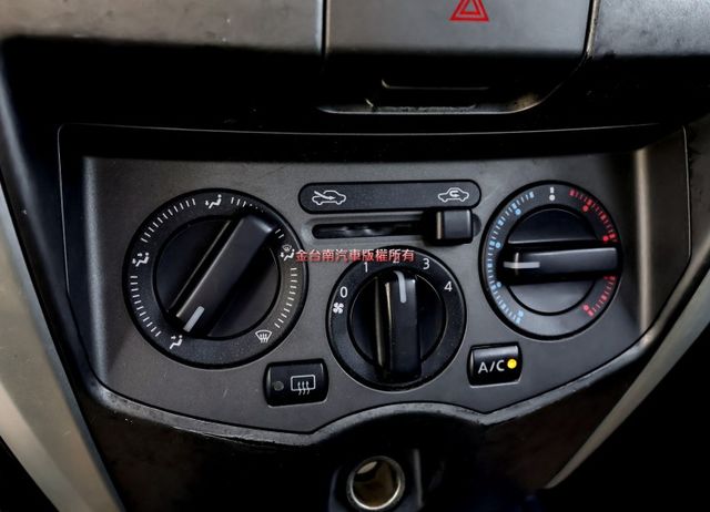 行家皮椅版✓一手車✓只跑7.9萬✓ABS✓雙安✓衛星導航✓倒車顯影✓代步最佳選擇✓  第16張相片