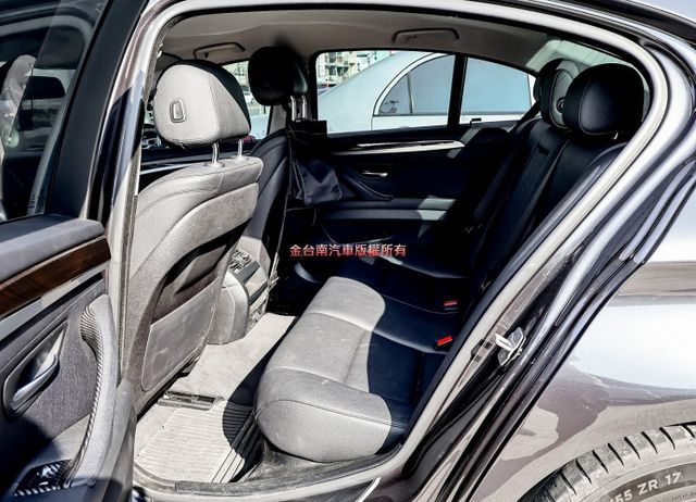 520D✓柴油✓總代理✓少跑里程保證✓全車原鈑件✓雙電動椅✓雙區恆溫✓換檔快撥✓iKEY✓可全貸✓不用殺價就很便宜✓  第4張相片