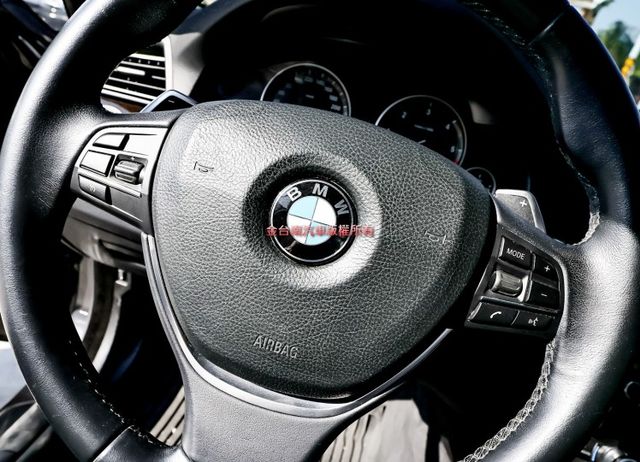 520D✓柴油✓總代理✓少跑里程保證✓全車原鈑件✓雙電動椅✓雙區恆溫✓換檔快撥✓iKEY✓可全貸✓不用殺價就很便宜✓  第5張相片