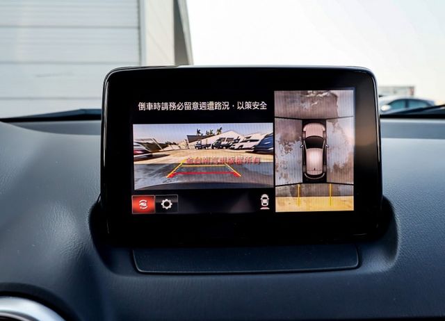 最高旗艦羨定版✓記憶椅✓只跑3.6萬✓原鈑件✓LV2✓環景✓衛星導航✓環景✓盲點✓iKEY✓18吋鋁圈✓  第17張相片