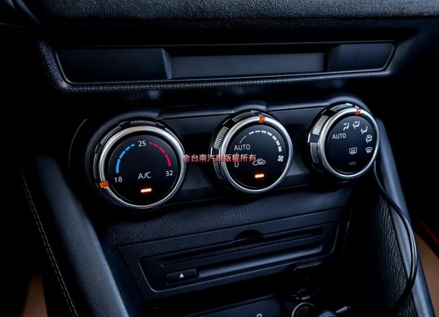 最高旗艦羨定版✓記憶椅✓只跑3.6萬✓原鈑件✓LV2✓環景✓衛星導航✓環景✓盲點✓iKEY✓18吋鋁圈✓  第18張相片