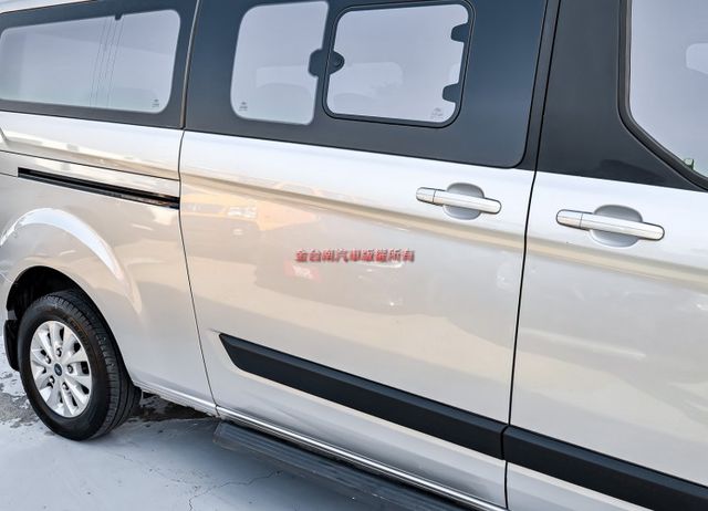 八人座尊爵型✓22年式12月領牌✓一手只跑3.8萬✓全車原板件✓ACC✓AEB✓車道偏離✓倒車顯影✓可全貸✓  第7張相片