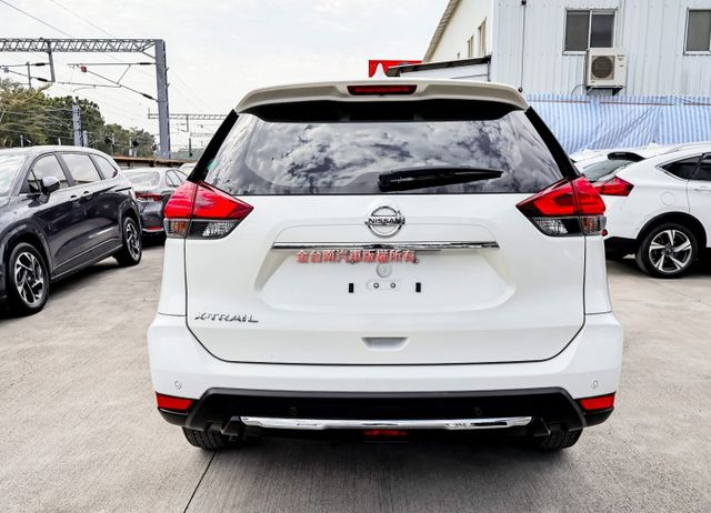 一手車 只跑2.5萬 全車原鈑件 ACC AEB 車道維持 盲點 衛星導航 環景 iKEY 雙區恆溫 原廠保養!  第3張相片