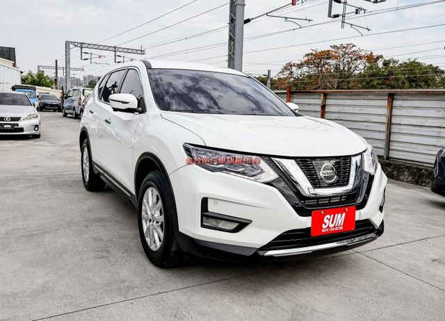 一手車 只跑2.5萬 全車原鈑件 ACC AEB 車道維持 盲點 衛星導航 環景 iKEY 雙區恆溫 原廠保養!  第4張相片