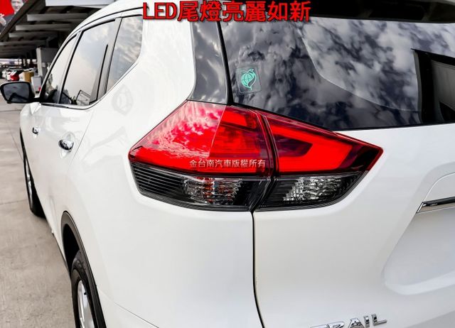 一手車 只跑2.5萬 全車原鈑件 ACC AEB 車道維持 盲點 衛星導航 環景 iKEY 雙區恆溫 原廠保養!  第7張相片