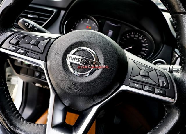 一手車 只跑2.5萬 全車原鈑件 ACC AEB 車道維持 盲點 衛星導航 環景 iKEY 雙區恆溫 原廠保養!  第11張相片