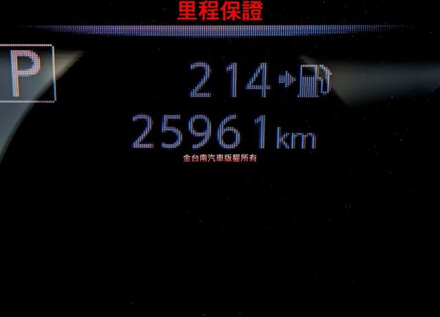 一手車 只跑2.5萬 全車原鈑件 ACC AEB 車道維持 盲點 衛星導航 環景 iKEY 雙區恆溫 原廠保養!  第13張相片